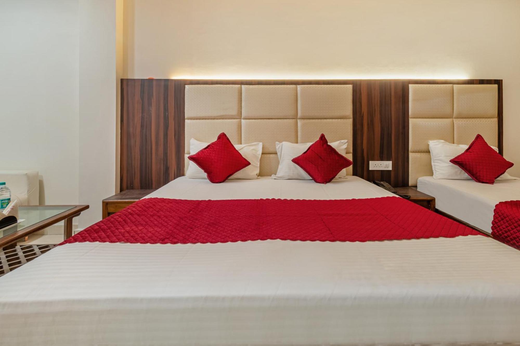 Hotel South Indian Delhi Kültér fotó