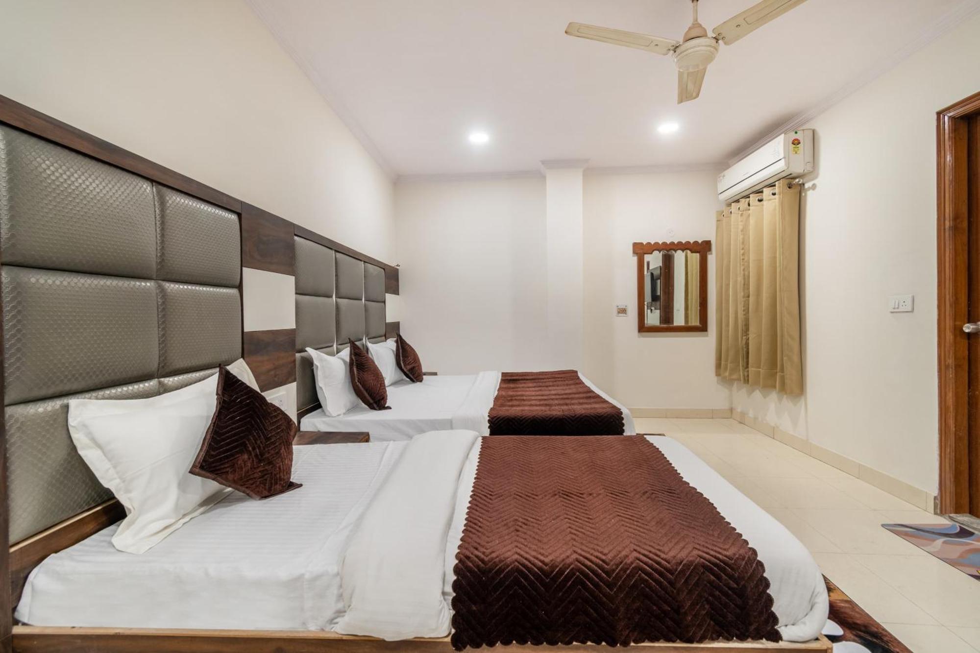 Hotel South Indian Delhi Kültér fotó